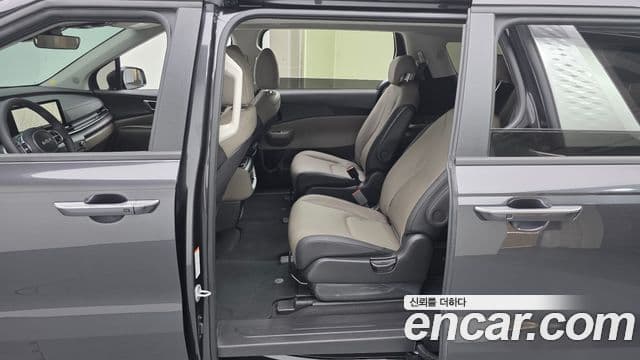 Kia Carnival 2024 — Фото 12/20