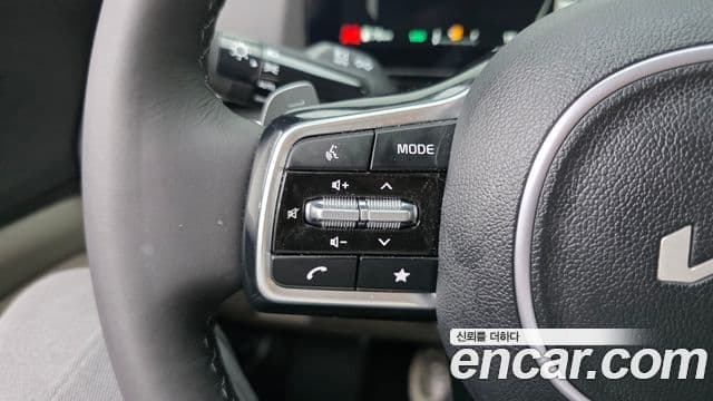 Kia Carnival 2024 — Фото 17/20