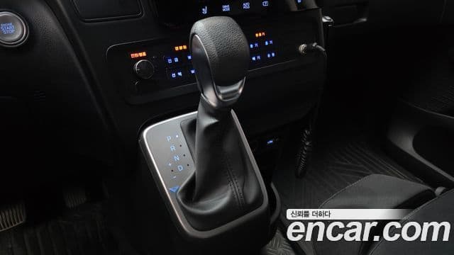 Hyundai Staria 2022 — ფოტო 23/30