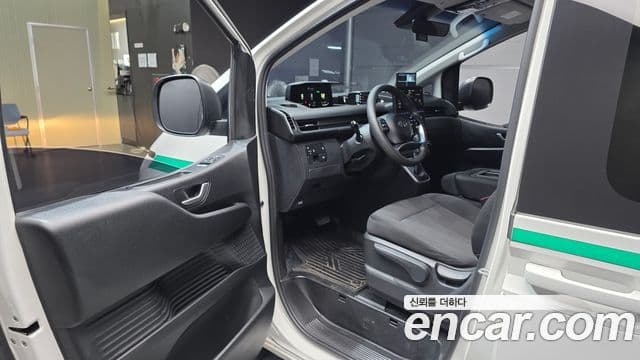 Hyundai Staria 2022 — ფოტო 16/30