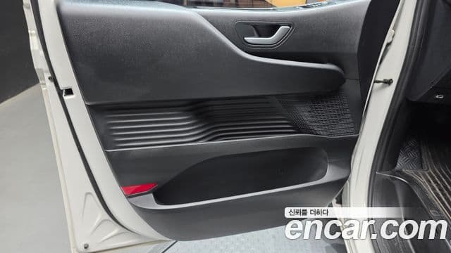 Hyundai Staria 2022 — ფოტო 20/30