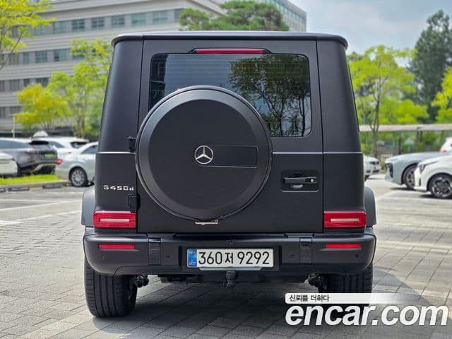 Mercedes-Benz G-Class 2025 — Photo 9/14