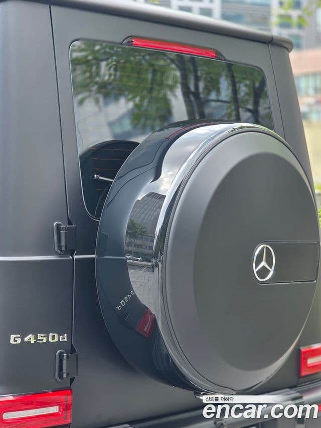 Mercedes-Benz G-Class 2025 — Photo 7/14