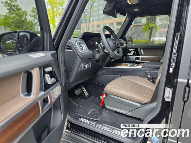 Mercedes-Benz G-Class 2025 — Photo 5/14