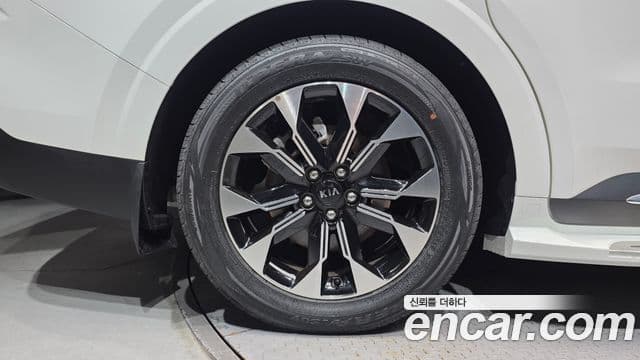 Kia Carnival 2021 — Photo 3/34