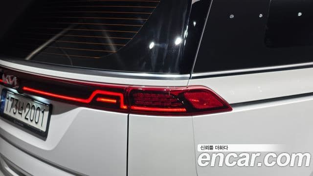 Kia Carnival 2021 — Photo 27/34