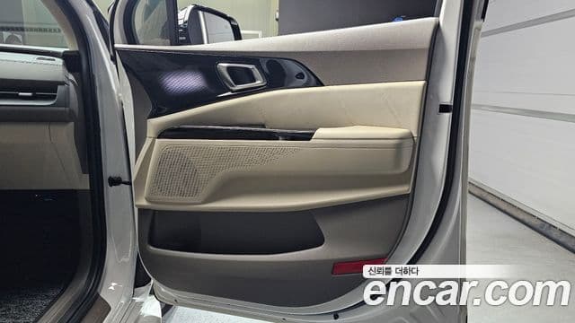 Kia Carnival 2021 — Photo 8/34