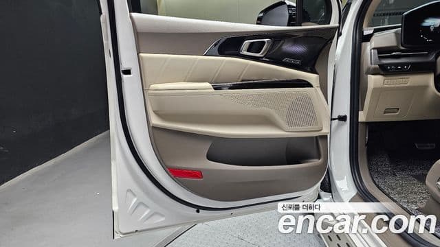 Kia Carnival 2021 — Photo 2/34