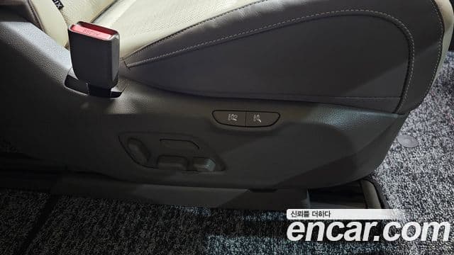 Kia Carnival 2021 — Photo 24/34