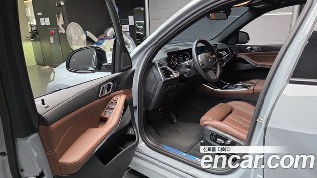 BMW X5 2025 — Photo 8/30