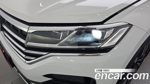 Volkswagen Touareg 2020 — Şəkil 15/36