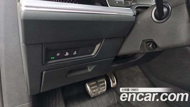 Volkswagen Touareg 2020 — Şəkil 31/36