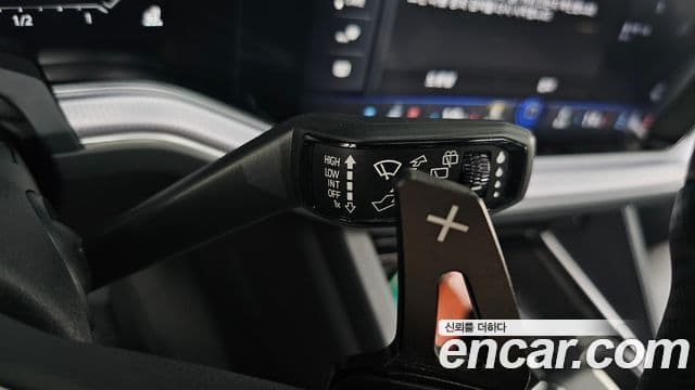 Volkswagen Touareg 2020 — Şəkil 32/36