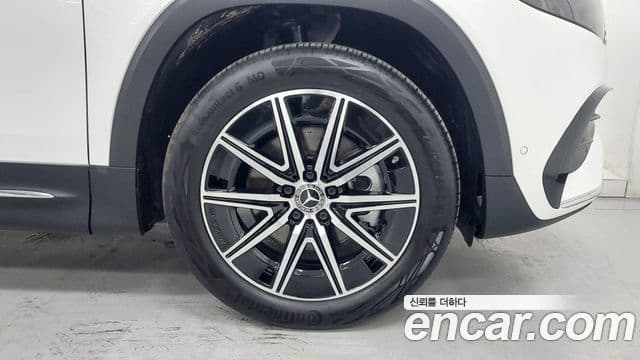 Mercedes-Benz EQB 2025 — ფოტო 3/18