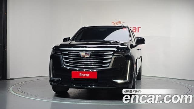 Cadillac Escalade 2022 — ფოტო 19/20