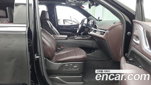 Cadillac Escalade 2022 — ფოტო 8/20