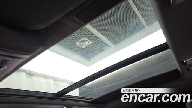 Cadillac Escalade 2022 — ფოტო 17/20