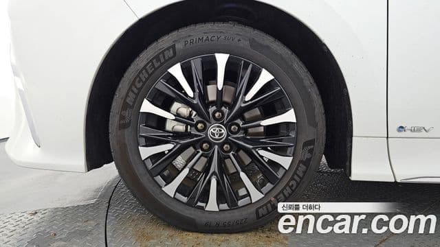 Toyota Alphard 2025 — Photo 3/20