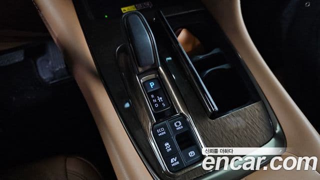 Toyota Alphard 2025 — Photo 15/20
