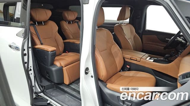 Toyota Alphard 2025 — Photo 17/20
