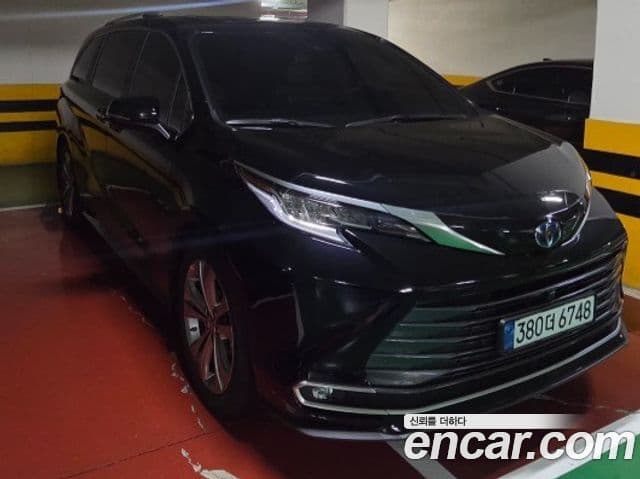 Toyota Sienna 2025 — ფოტო 9/11