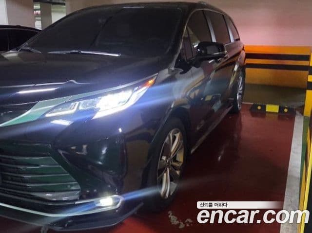 Toyota Sienna 2025 — ფოტო 4/11