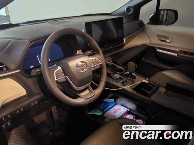 Toyota Sienna 2025 — ფოტო 3/11