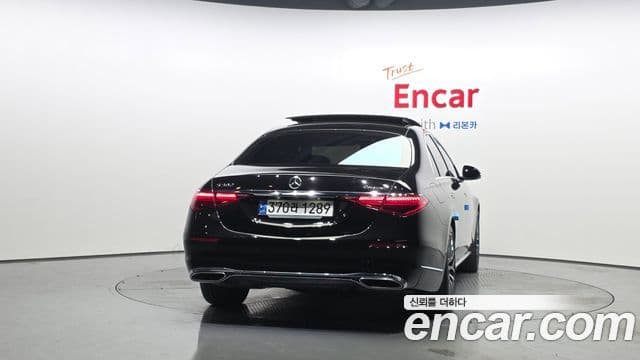 Mercedes-Benz S-Class 2023 — Photo 5/33