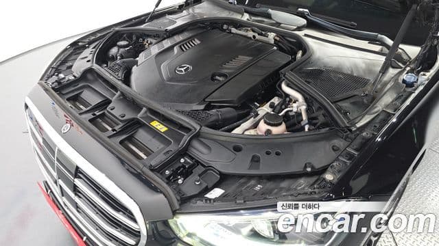 Mercedes-Benz S-Class 2023 — Photo 26/33