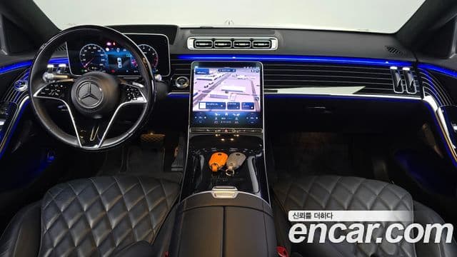 Mercedes-Benz S-Class 2023 — Photo 8/33