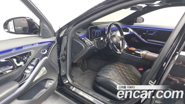 Mercedes-Benz S-Class 2023 — Photo 18/33
