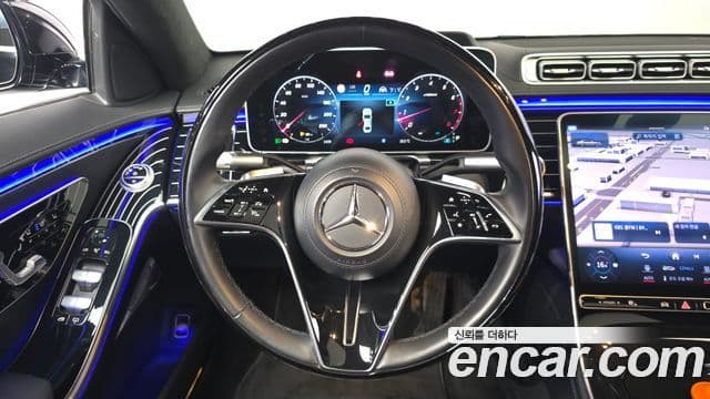 Mercedes-Benz S-Class 2023 — Photo 10/33