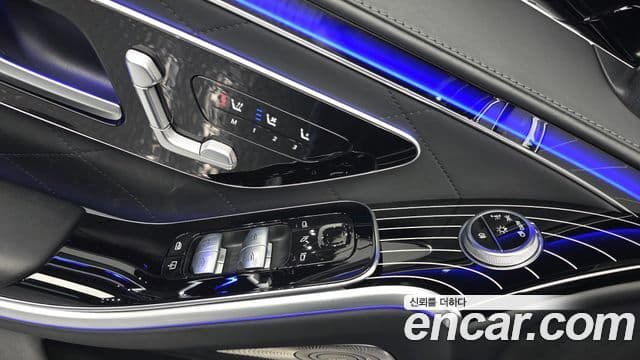 Mercedes-Benz S-Class 2023 — Photo 30/33