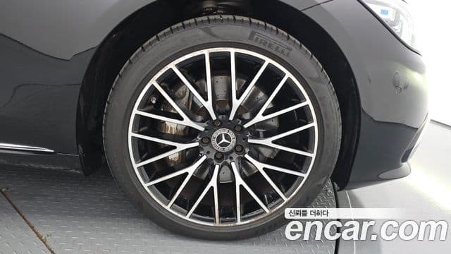 Mercedes-Benz S-Class 2023 — Photo 9/33