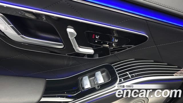 Mercedes-Benz S-Class 2023 — Photo 4/33