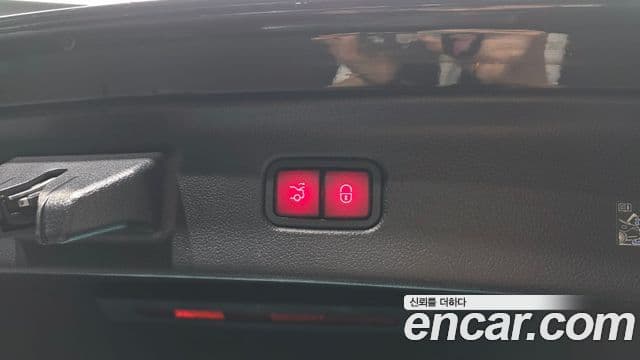 Mercedes-Benz S-Class 2023 — Photo 6/33