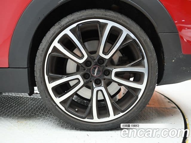 Mini Cooper S Clubman 2023 — Фото 4/20