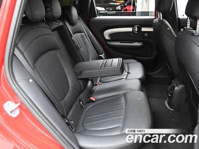 Mini Cooper S Clubman 2023 — Фото 12/20