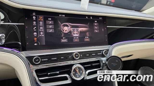 Bentley Flying Spur 2023 — Фото 15/20