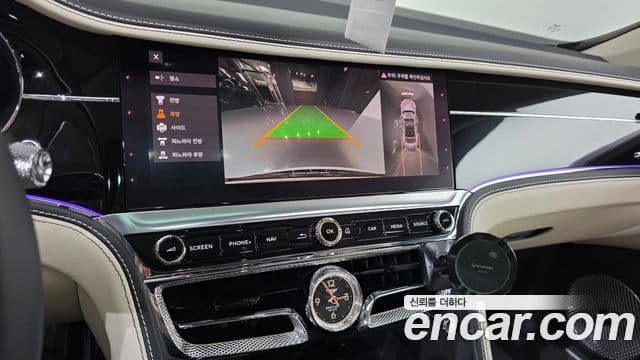 Bentley Flying Spur 2023 — Фото 18/20