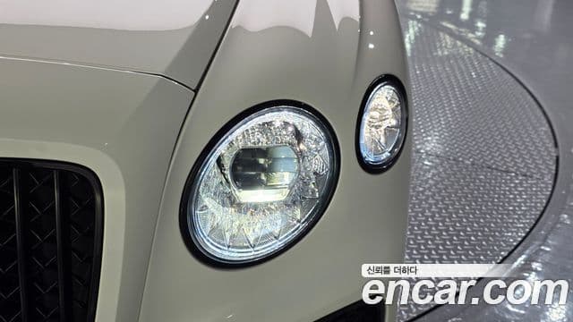 Bentley Flying Spur 2023 — Photo 37/37