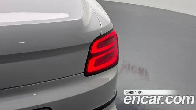 Bentley Flying Spur 2023 — Photo 19/37