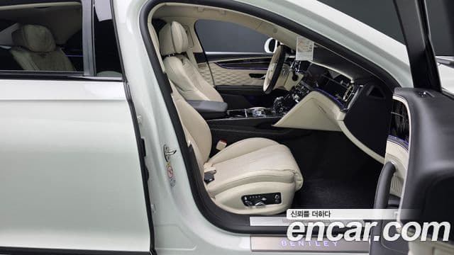 Bentley Flying Spur 2023 — Photo 5/37