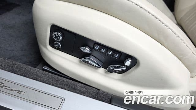 Bentley Flying Spur 2023 — Photo 6/37