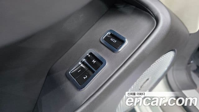Bentley Flying Spur 2023 — Photo 29/37