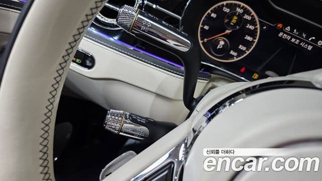 Bentley Flying Spur 2023 — Photo 32/37