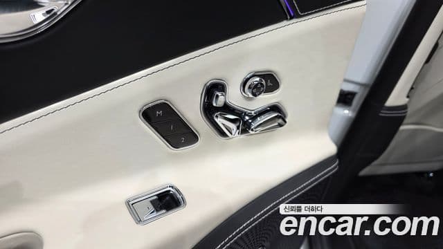 Bentley Flying Spur 2023 — Photo 30/37