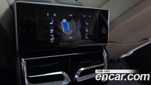 Bentley Flying Spur 2023 — Photo 35/37