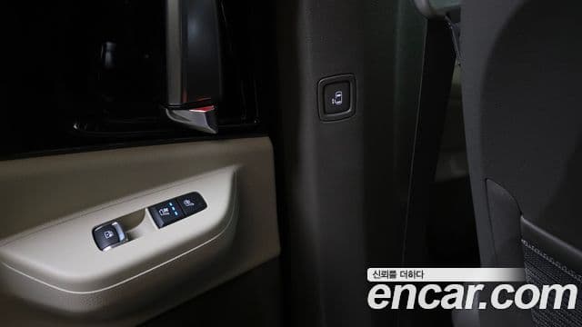 Kia Carnival 2024 — ფოტო 19/33
