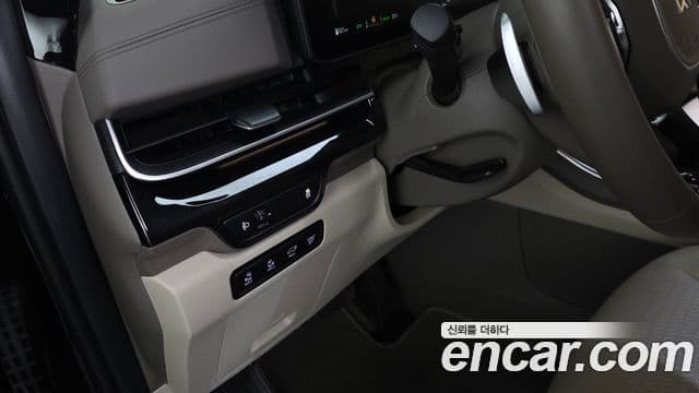 Kia Carnival 2024 — ფოტო 26/33